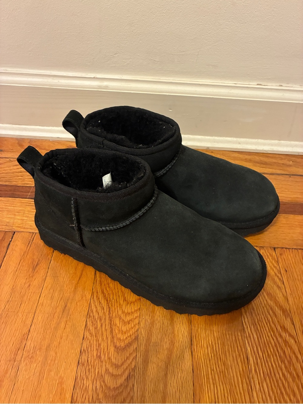 Ultra Mini Uggs Black Women’s Size 9